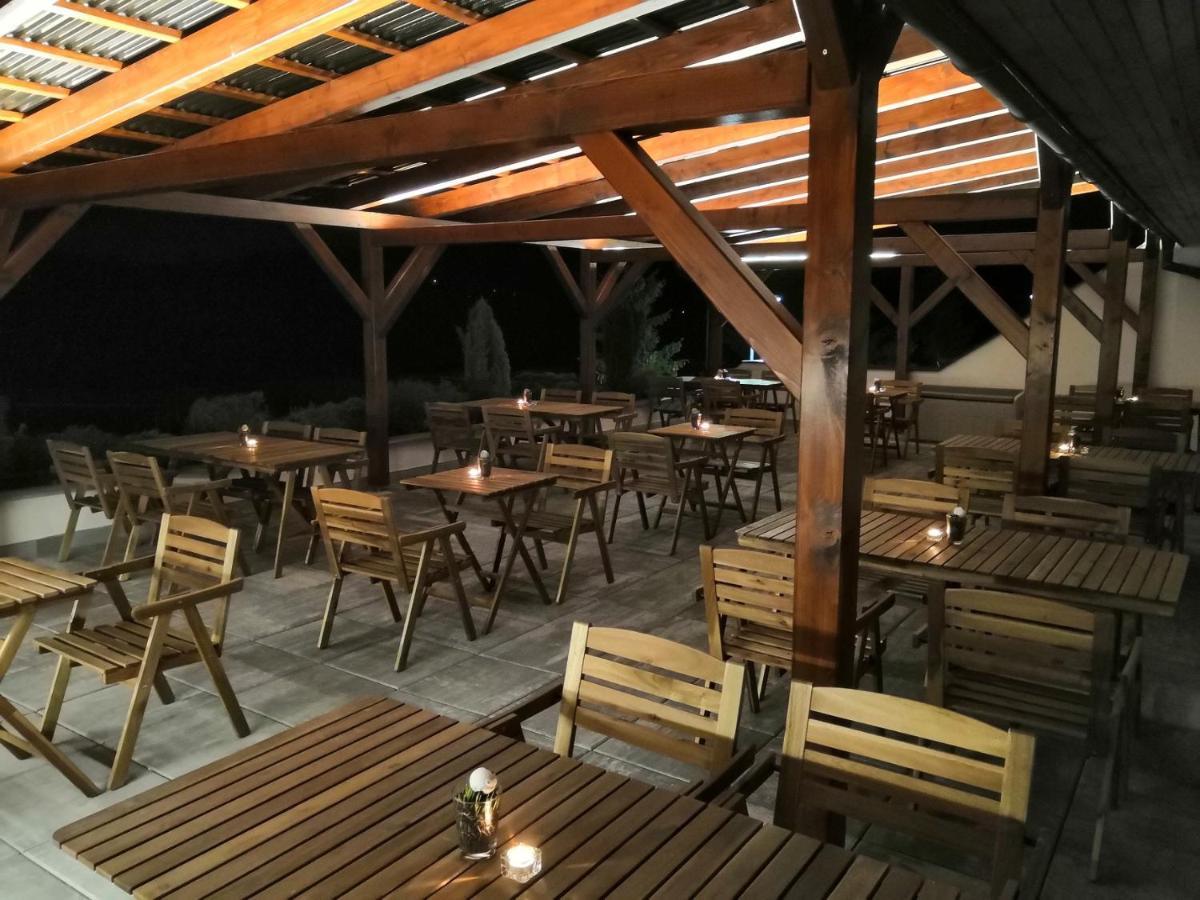 Hrebecniky Hotel Berounka מראה חיצוני תמונה