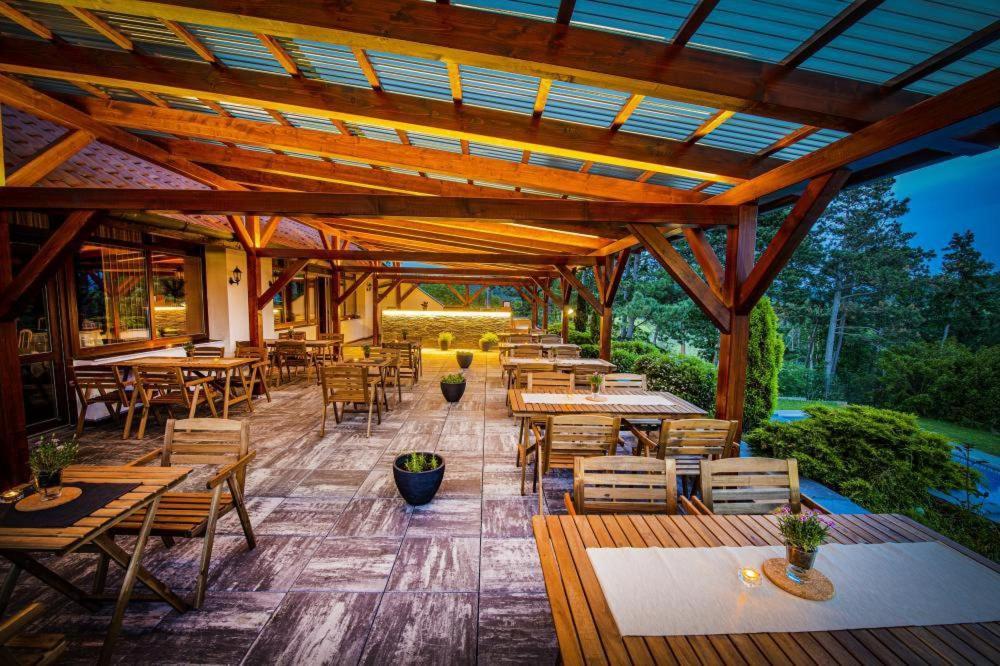 Hrebecniky Hotel Berounka מראה חיצוני תמונה