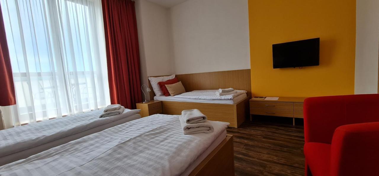 Hrebecniky Hotel Berounka מראה חיצוני תמונה
