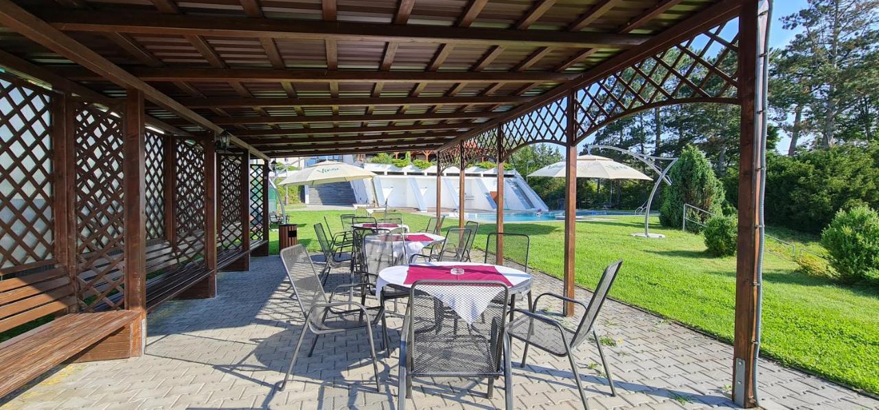 Hrebecniky Hotel Berounka מראה חיצוני תמונה