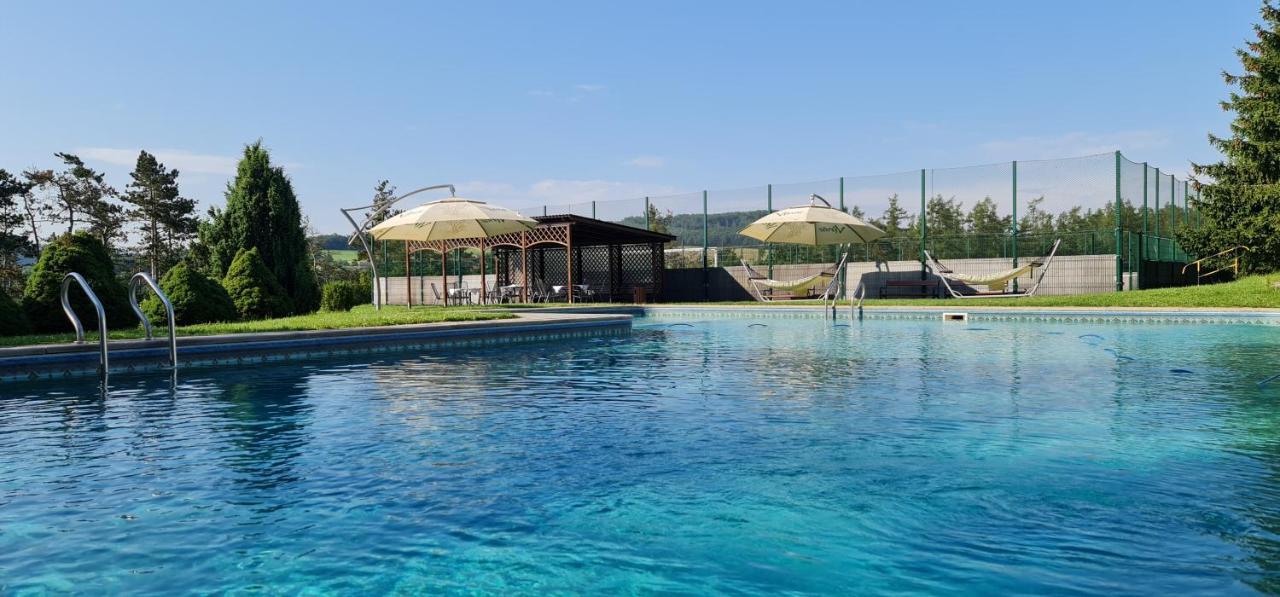 Hrebecniky Hotel Berounka מראה חיצוני תמונה