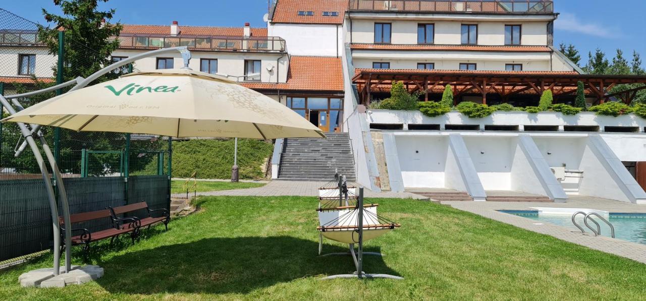 Hrebecniky Hotel Berounka מראה חיצוני תמונה