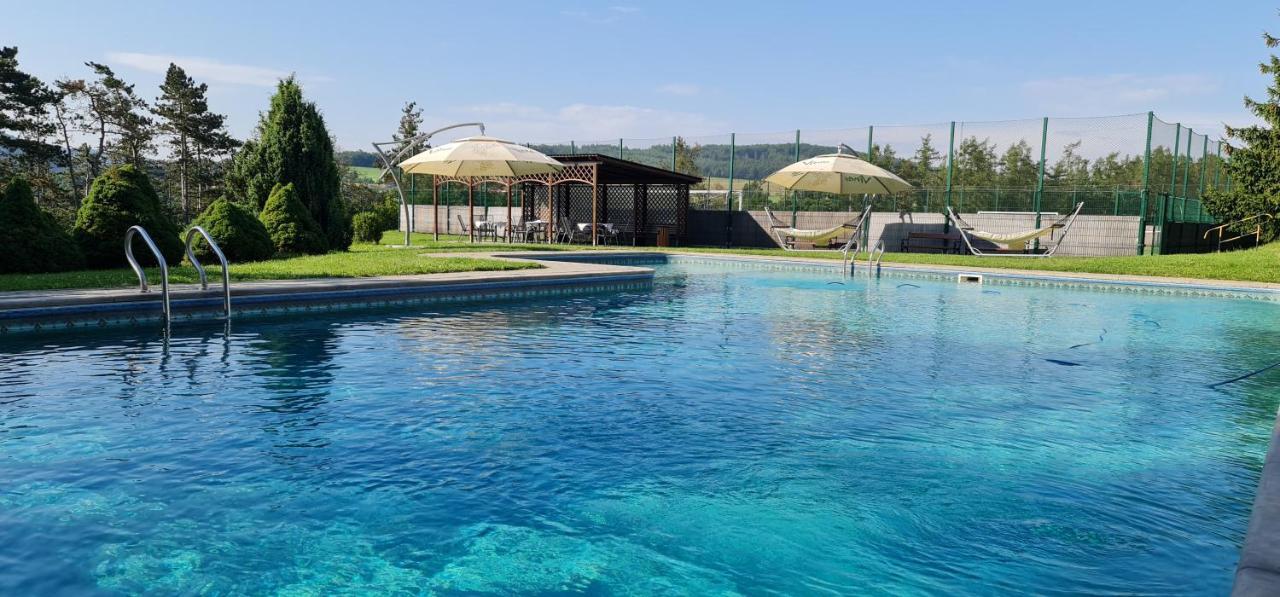 Hrebecniky Hotel Berounka מראה חיצוני תמונה