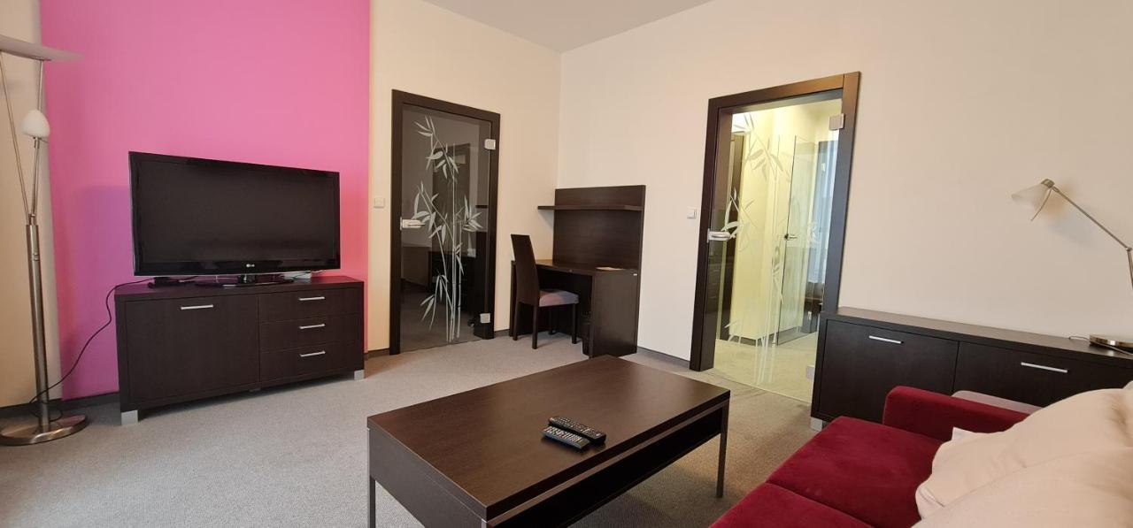 Hrebecniky Hotel Berounka מראה חיצוני תמונה