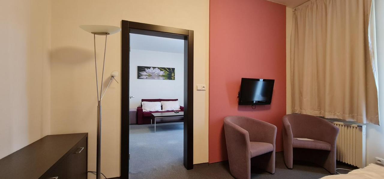 Hrebecniky Hotel Berounka מראה חיצוני תמונה