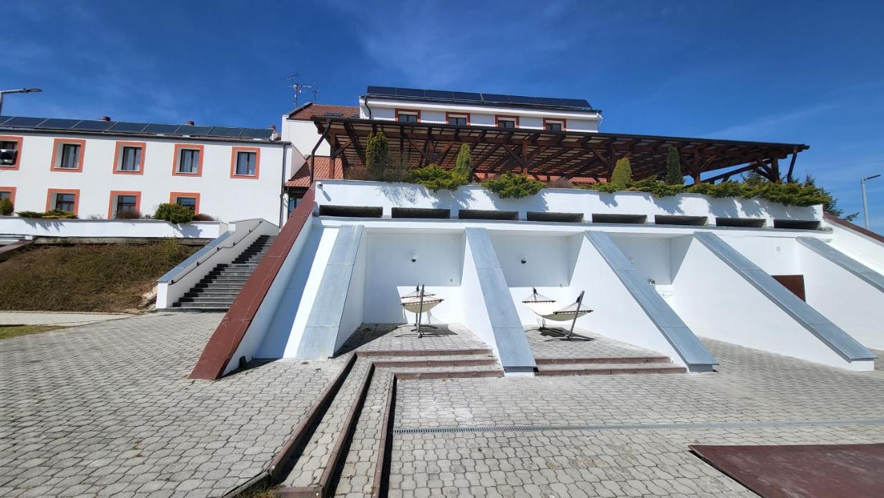 Hrebecniky Hotel Berounka מראה חיצוני תמונה